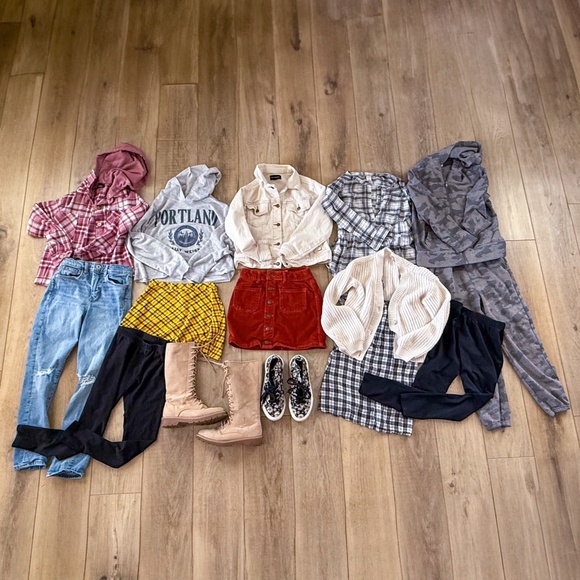 GIRLS PREPPY AND CUTE FALL BACK TO SCHOOL - Picture 1 of 9